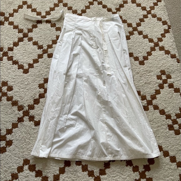 Express white midi skirt w/ pleats - Picture 6 of 13